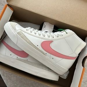 Nike Blazer Mid 77 Vintage Summit White Pink W
